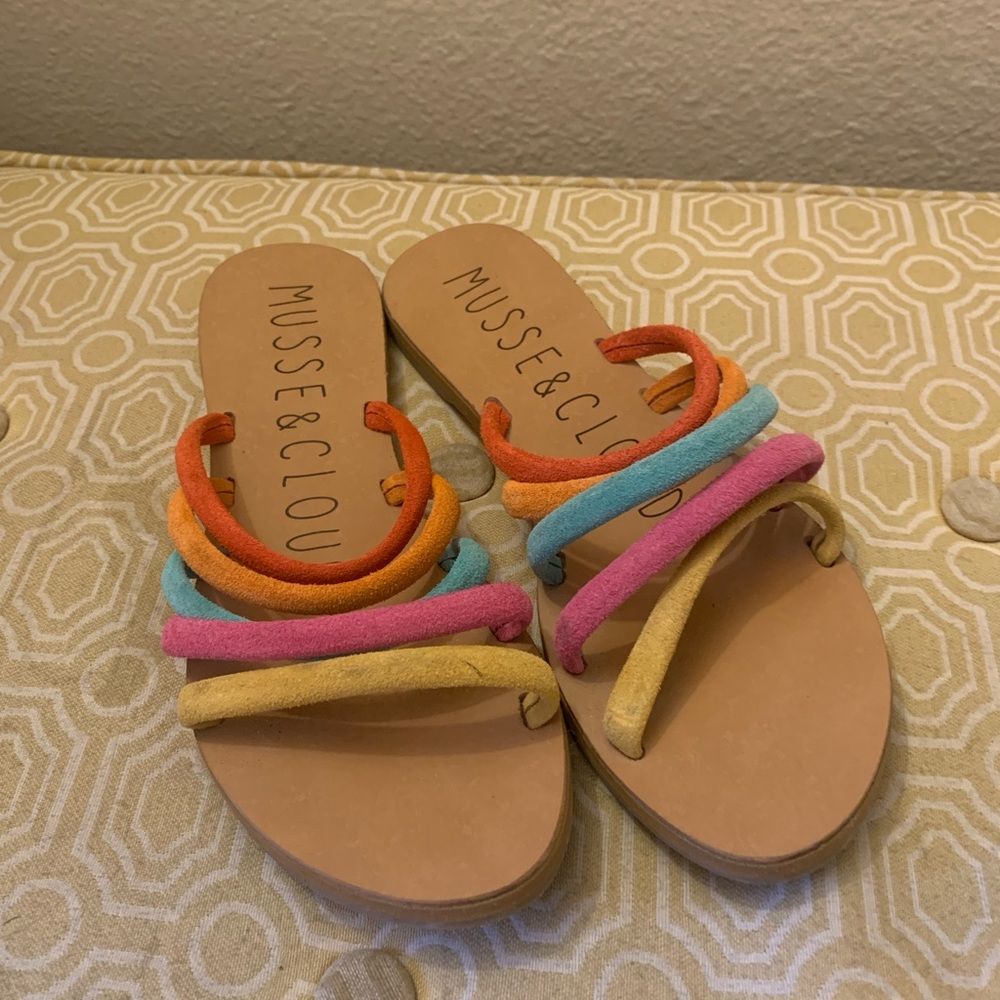 Musse & Cloud Sandals. - Picture 2 of 4